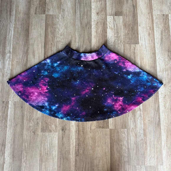 Hot Topic Dresses & Skirts - Hot Topic Cosmic Galaxy Print Skirt